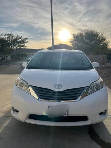 2012 toyota sienna xle