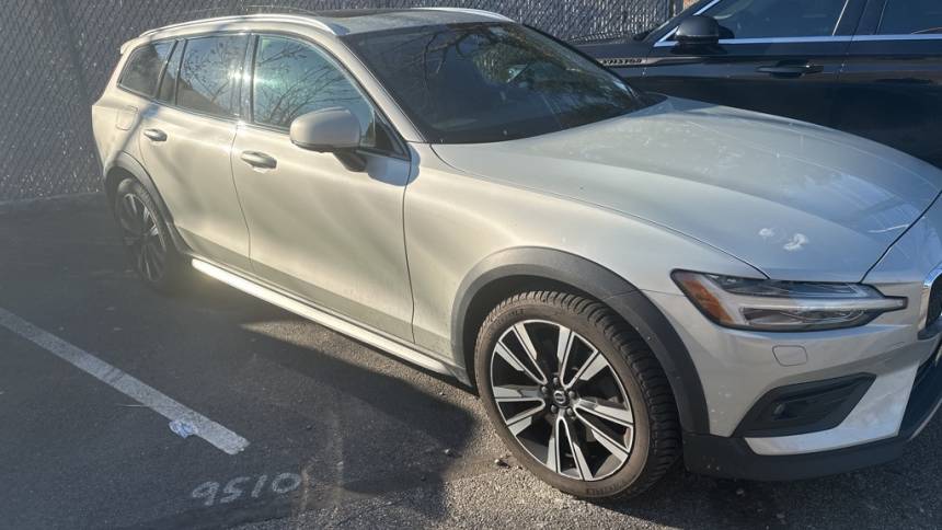 2020 volvo v60 cross country t5