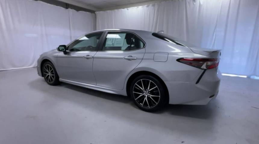 2024 toyota camry se