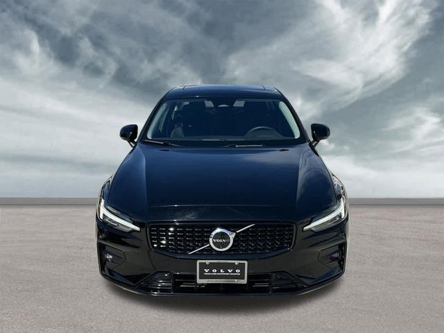 2024 volvo s60 b5 plus dark
