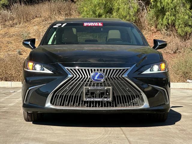 2021 lexus es 300h base