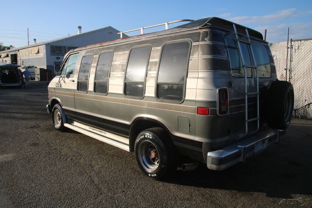 (osa)1986 dodge ram van 250 v8 5.2l automatic no reserve