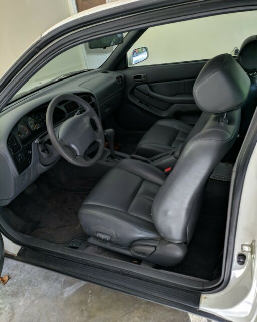 1994 toyota camry le 37,640 miles 4-cylinder automatic 2-door white no rust