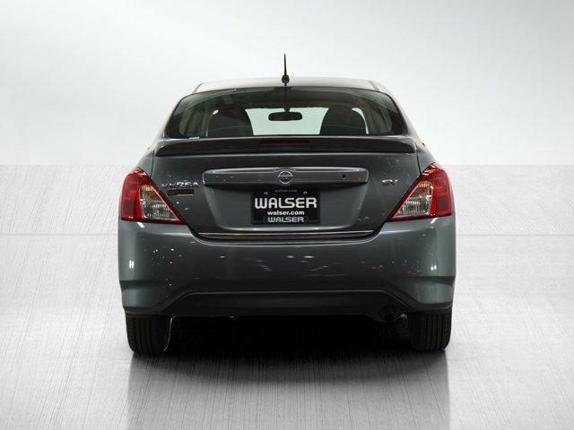 2017 nissan versa sv