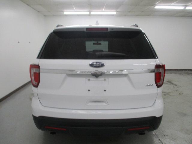 2016 ford explorer base
