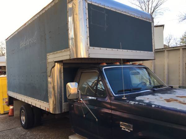 1991 ford superduty with xlt lariat package including 14' box body plus 3' attic