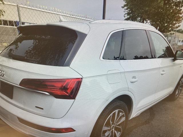 2022 audi q5 45 s line premium