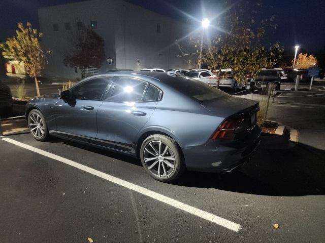 2022 volvo s60 b5 momentum