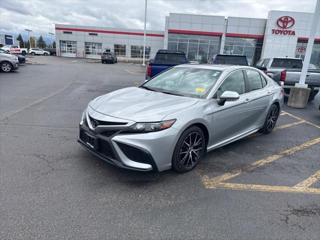 2022 toyota camry se