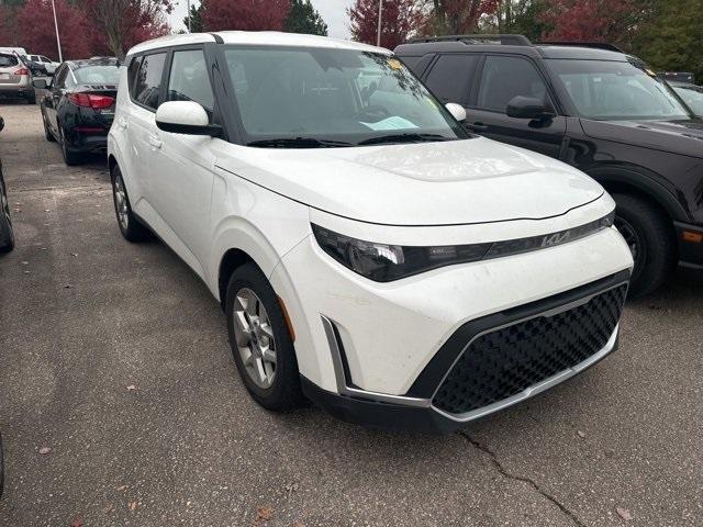 2023 kia soul lx