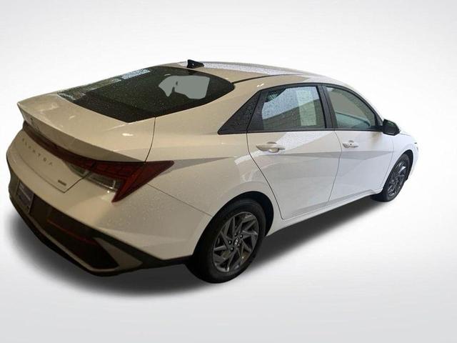 2024 hyundai elantra hev blue