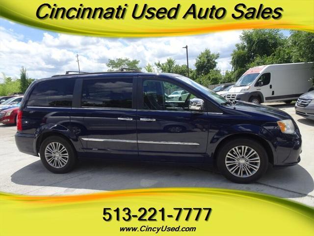 2014 chrysler town & country touring-l