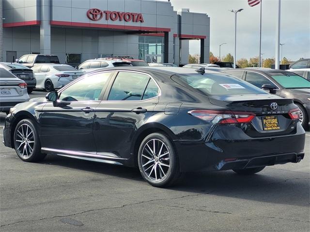 2023 toyota camry se
