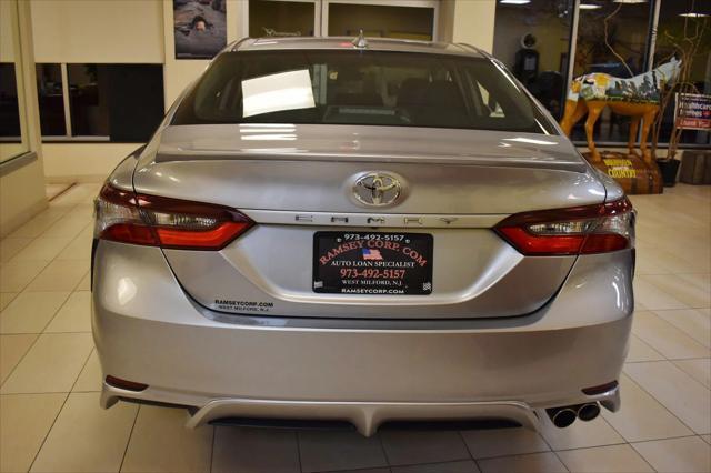 2022 toyota camry se