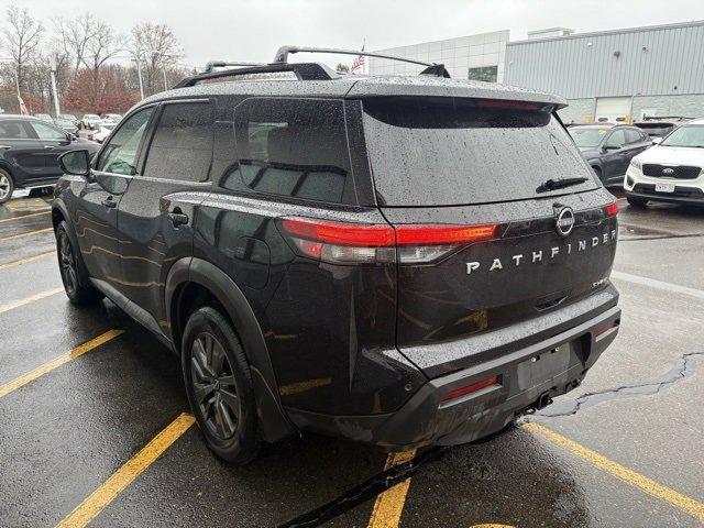 2022 nissan pathfinder sv