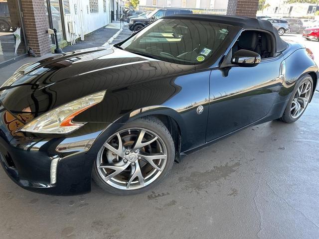 2017 nissan 370z touring