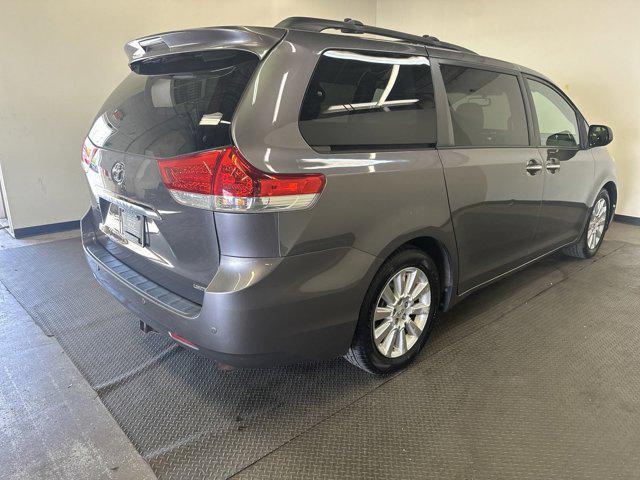 2011 toyota sienna limited