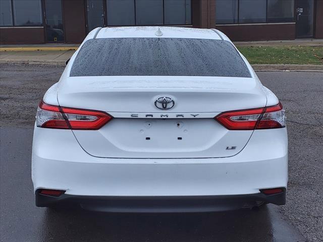 2019 toyota camry le