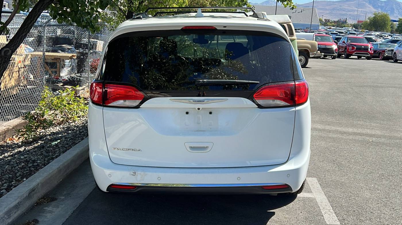 2018 chrysler pacifica touring l