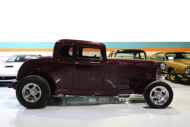 1932 ford 5 window 350 engine automatic transmission