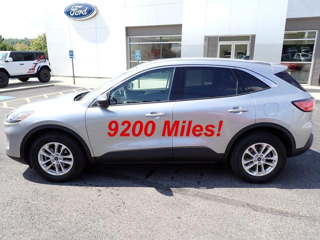 2022 ford escape se