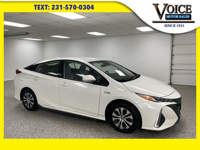 2020 toyota prius prime le