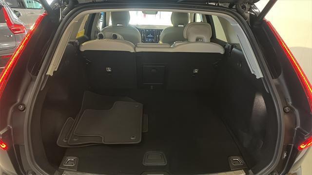 2022 volvo xc60 b5 momentum