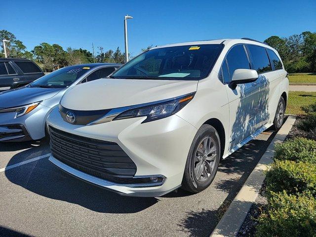 2021 toyota sienna xle
