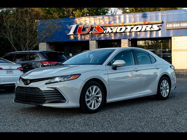 2022 toyota camry le