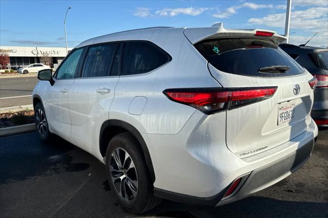 2023 toyota highlander l