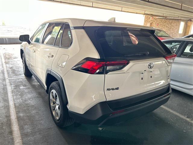 2023 toyota rav4 le