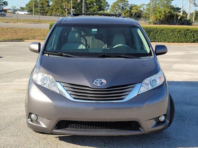 2014 toyota sienna limited