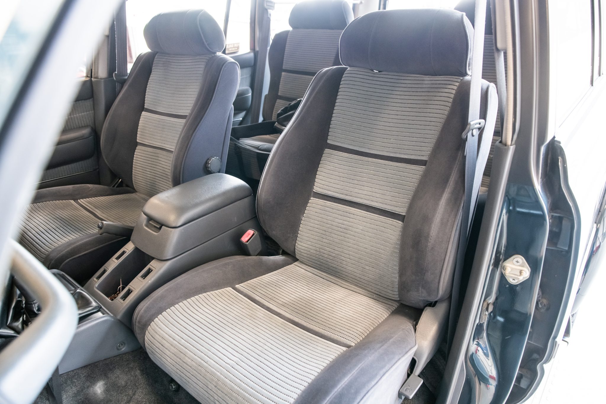1993 toyota land cruiser vx hdj81 5-speed