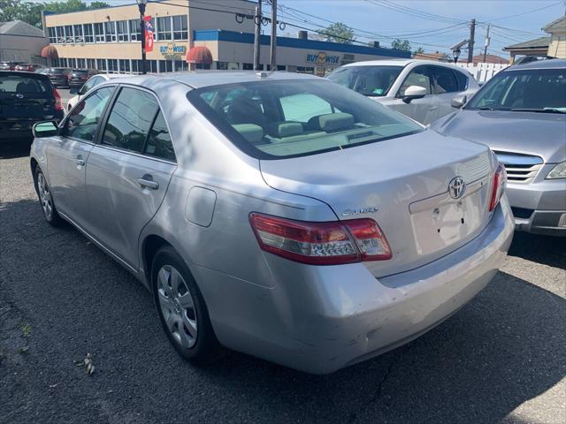 2010 toyota camry le