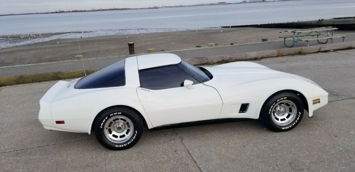 1981 chevy corvette 4 speed hurst shift, a/c car