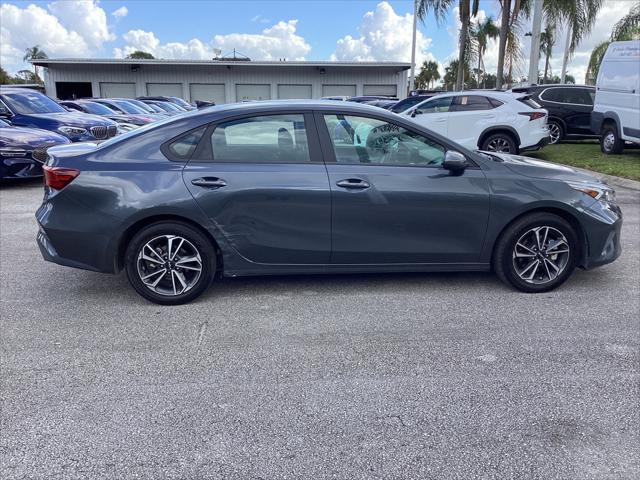 2024 kia forte lxs