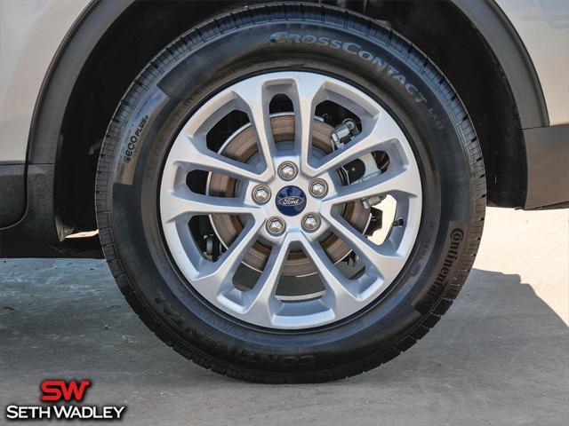 2022 ford escape se
