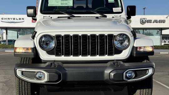 2024 Jeep Gladiator