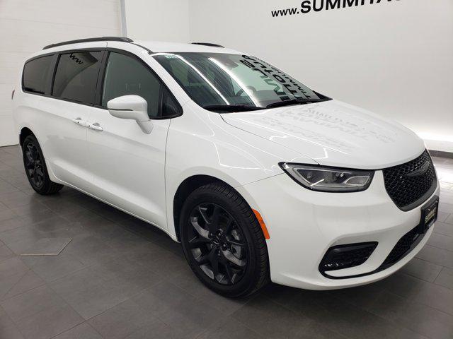2022 chrysler pacifica touring l