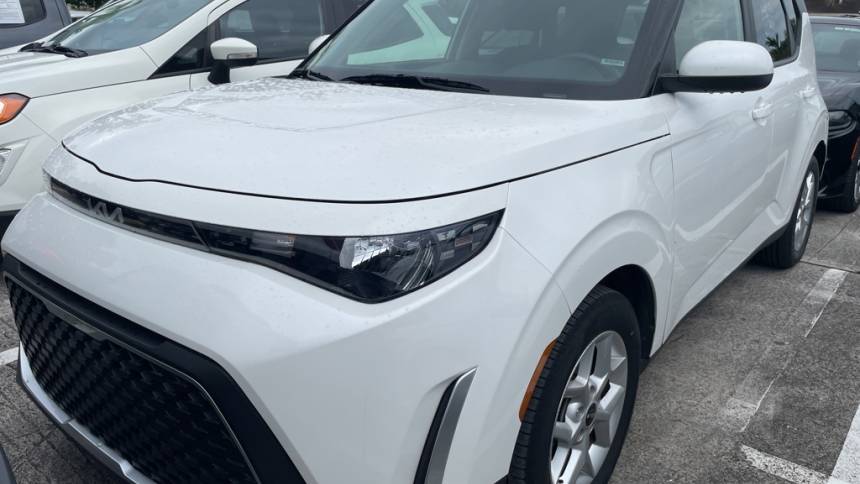 2023 kia soul lx