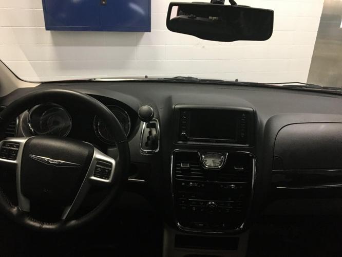 used 2015 chrysler town & country touring-l appleton, wi 54914 for sale in appleton, wisconsin