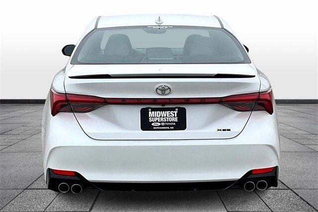 2019 toyota avalon xse in hutchinson, kansas