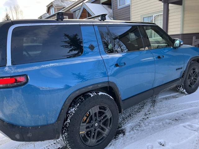 2022 rivian r1s launch edition