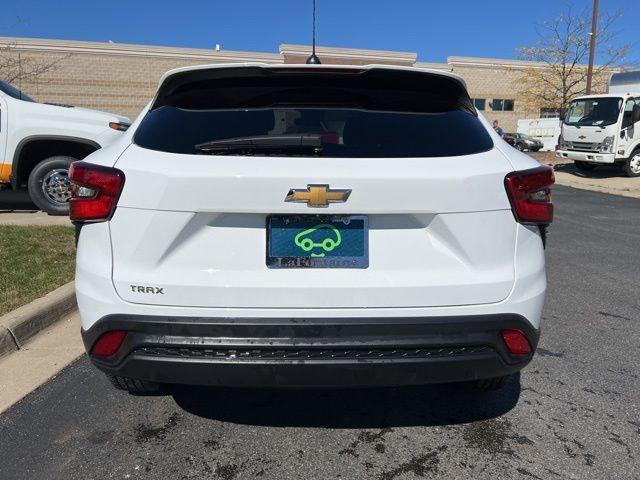 2024 chevrolet trax ls