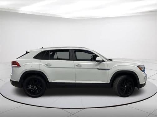 2023 volkswagen atlas cross sport 3.6l v6 se w/technology in sheboygan, wisconsin