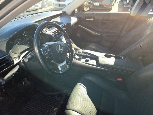 2017 lexus is 300 base