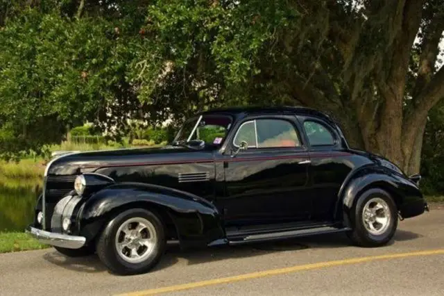 1939 pontiac custom gm crate v8 4 barrel carb 700r 4 speed automatic 4500 miles