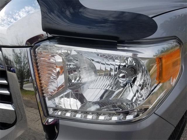2017 toyota tundra sr5 4x4 sr5 4dr double cab pickup sb (5.7l v8 for sale in bow, new hampshire