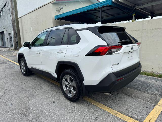 2024 toyota rav4 hybrid le