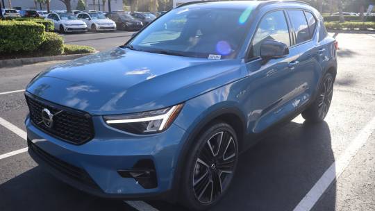 2023 Volvo XC40